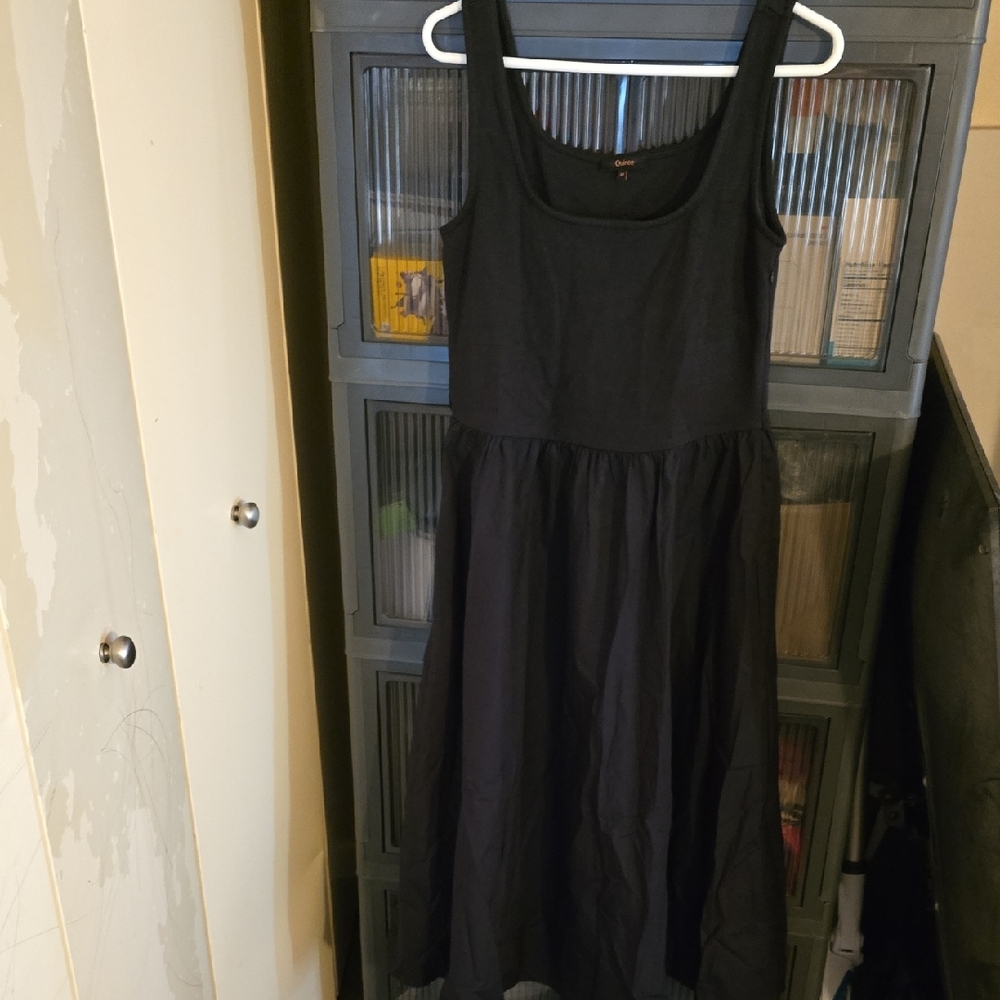 Quince Black Sleeveless Scoop-Neck Maxi Dress